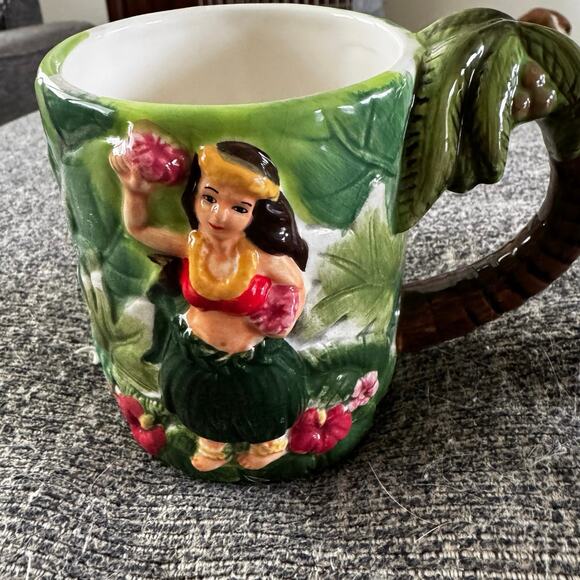 KCCO Ltd Hawaii 3-D Hand-painted Hula Girl Palm Tree Coffee Tea Mug Collectible - Picture 2 of 11
